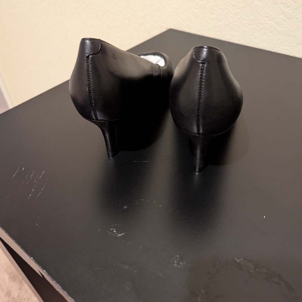 AEROSOLES Black Women's Heels - Picture 2 of 4